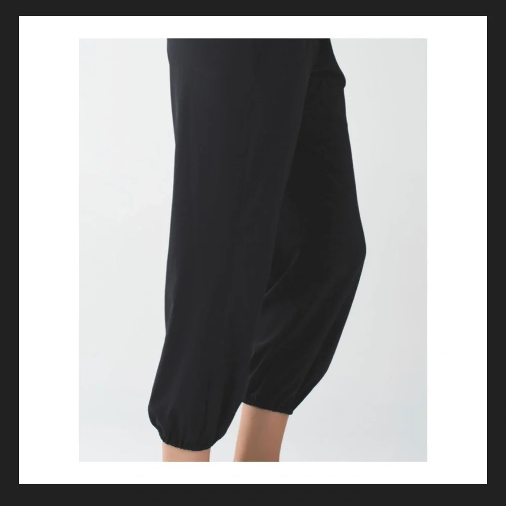 Lululemon Om Pant (2nd Release) high waisted cropped lightweight